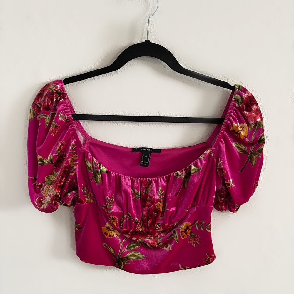 Forever21 cropped small velvety floral shirt